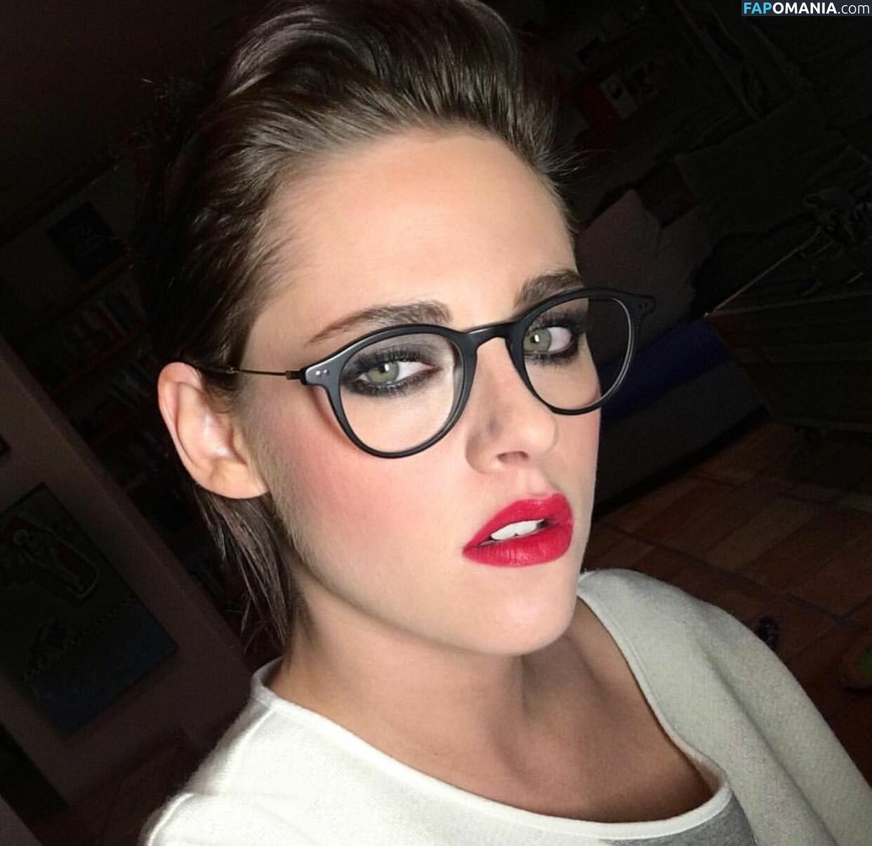 Kristen Stewart Nago Przeciekłe zdjęcie #108