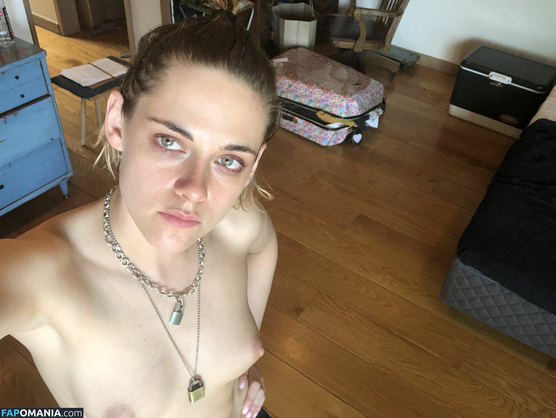 Kristen Stewart Nago Przeciekłe zdjęcie #207