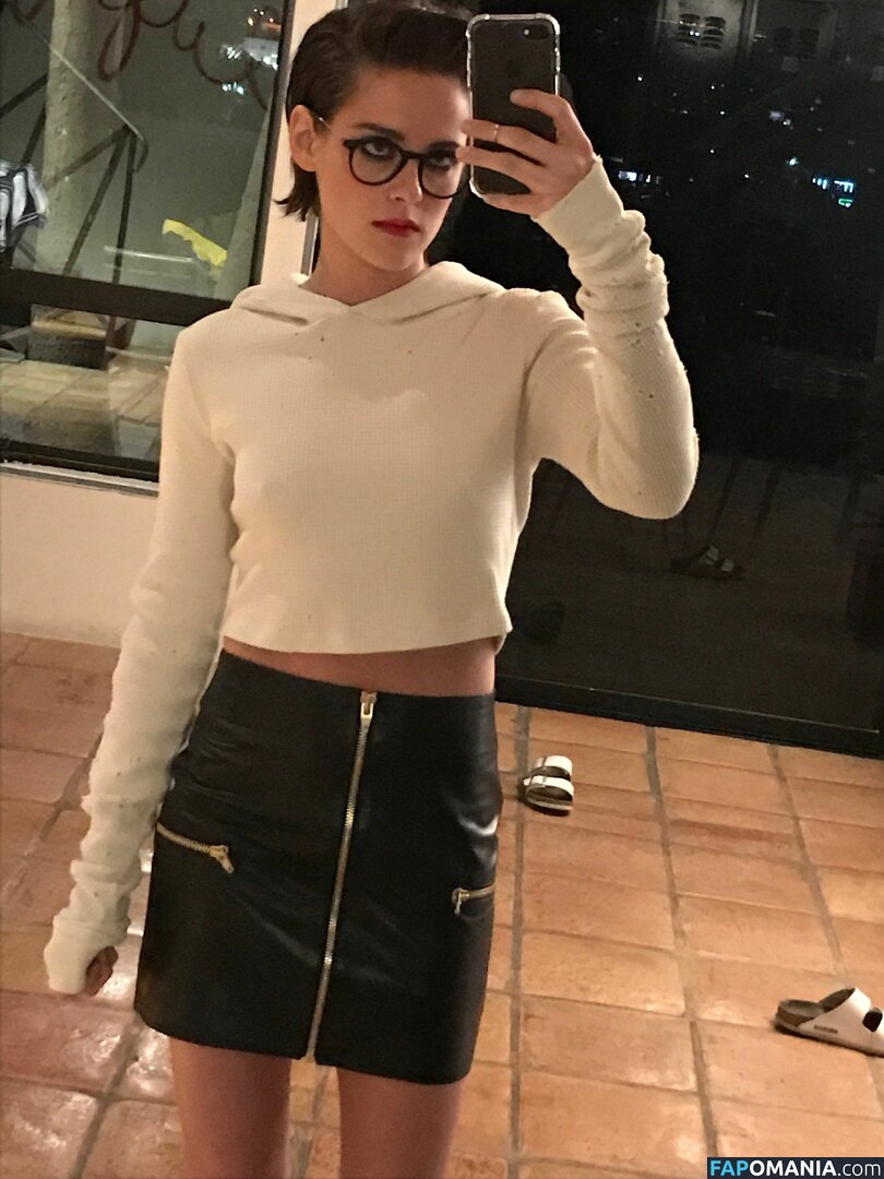 Kristen Stewart Nago Przeciekłe zdjęcie #245