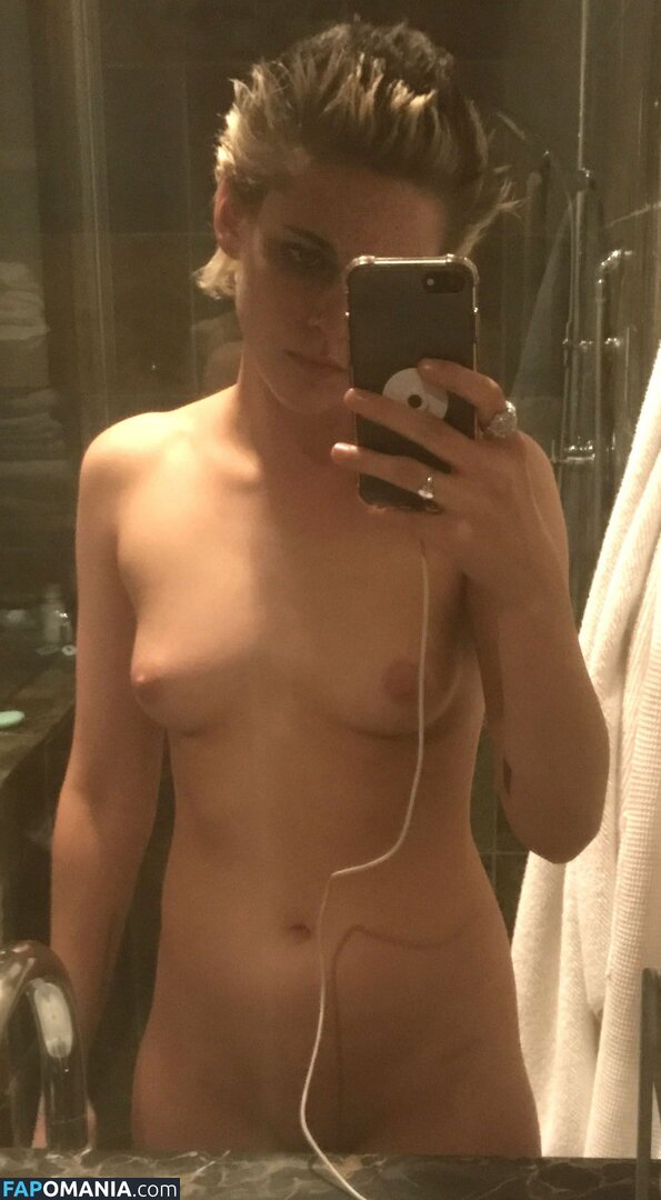 Kristen Stewart Nago Przeciekłe zdjęcie #266
