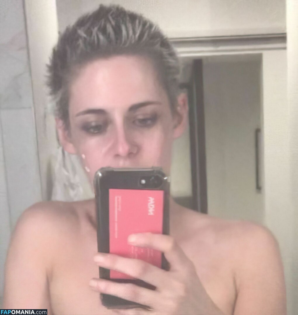 Kristen Stewart Nago Przeciekłe zdjęcie #301