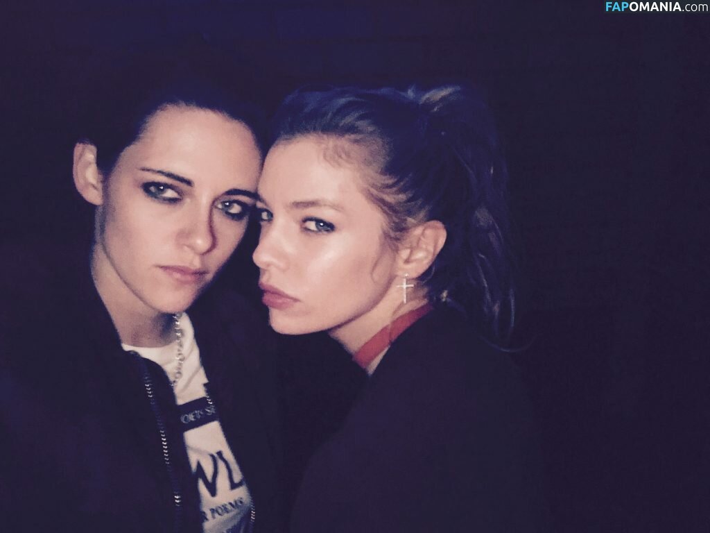 Kristen Stewart Nago Przeciekłe zdjęcie #318