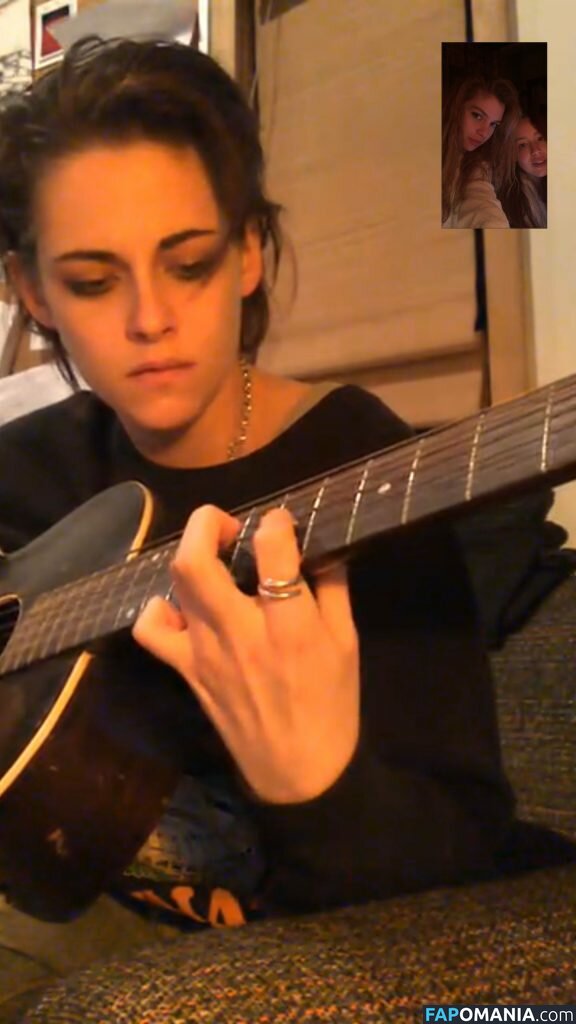 Kristen Stewart Nago Przeciekłe zdjęcie #325