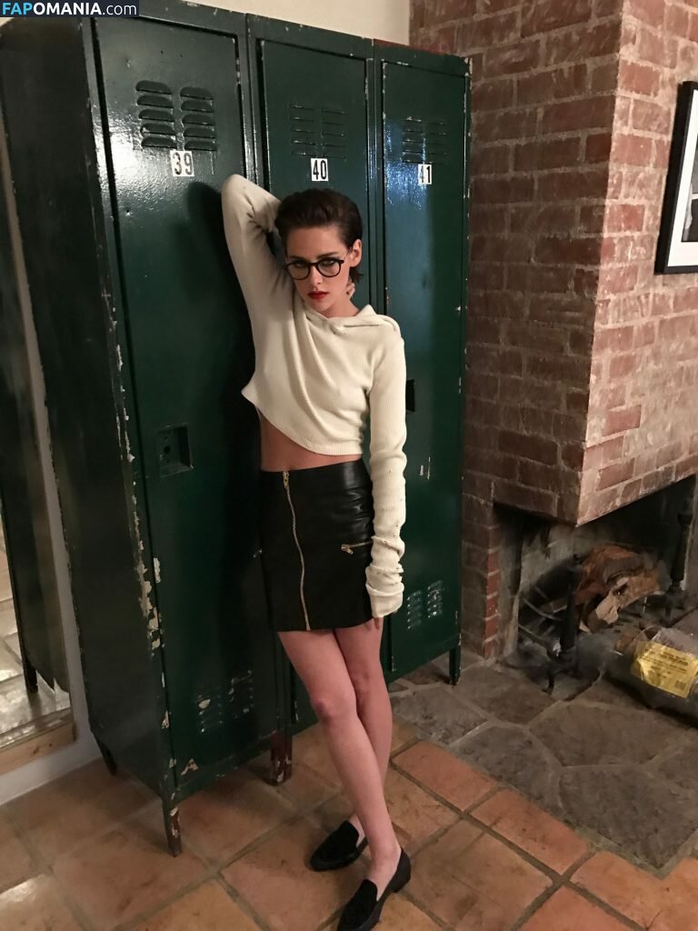 Kristen Stewart Nago Przeciekłe zdjęcie #329