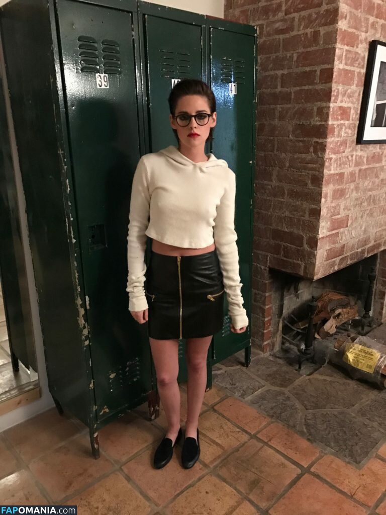 Kristen Stewart Nago Przeciekłe zdjęcie #331