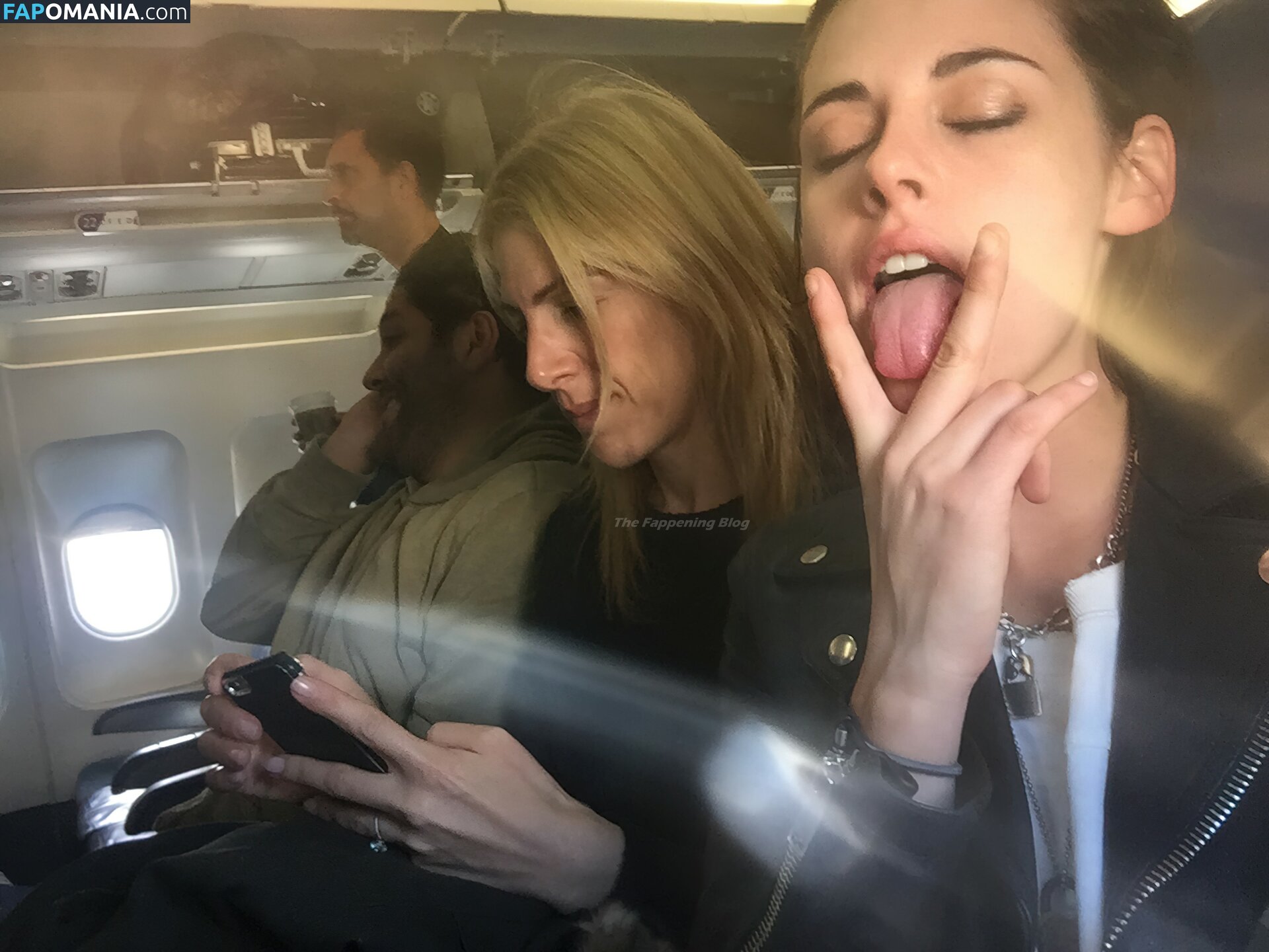 Kristen Stewart Nago Przeciekłe zdjęcie #338