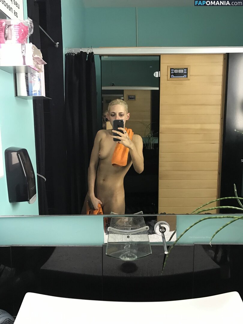 Kristen Stewart Nago Przeciekłe zdjęcie #341