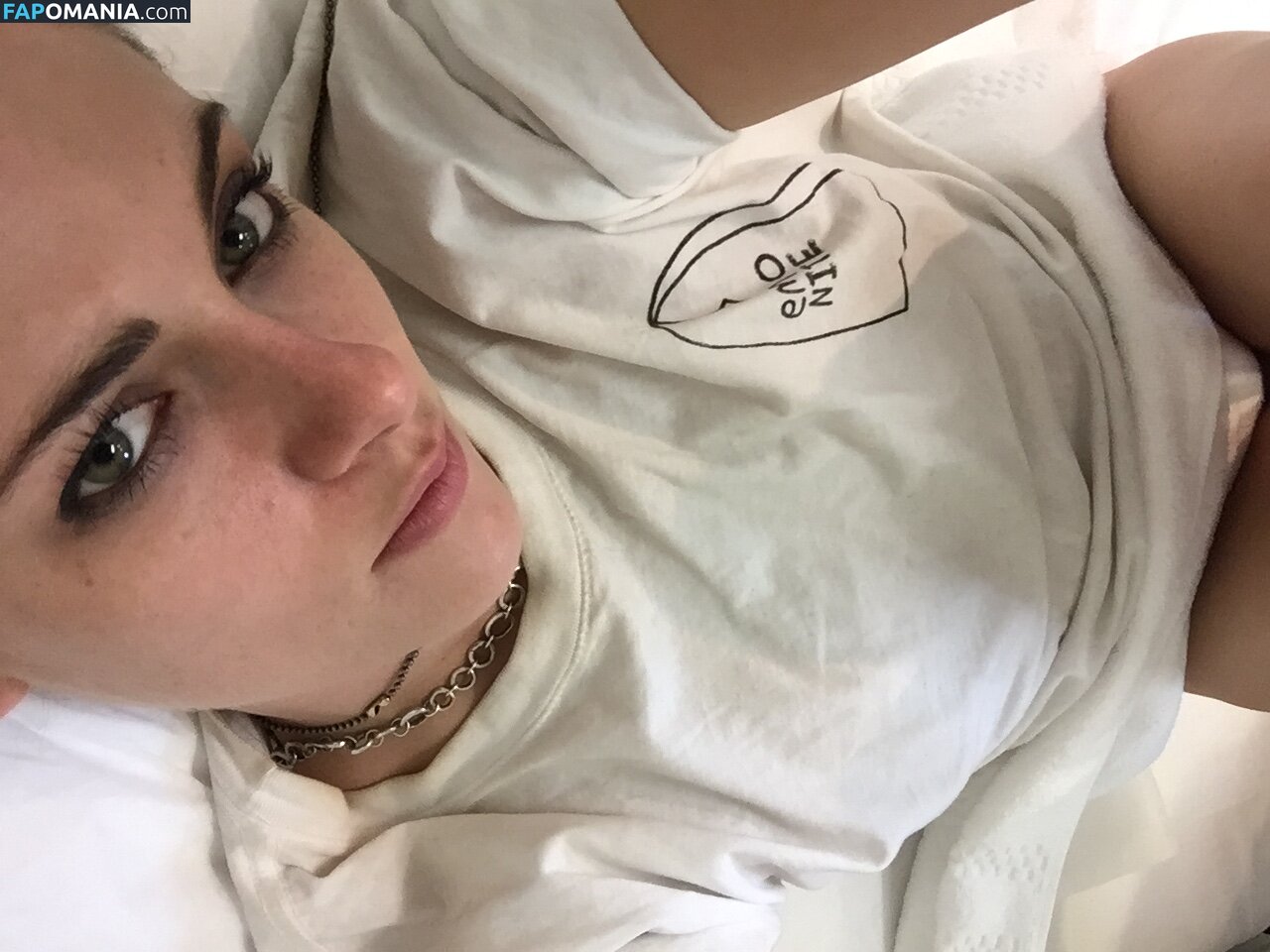 Kristen Stewart Nago Przeciekłe zdjęcie #416