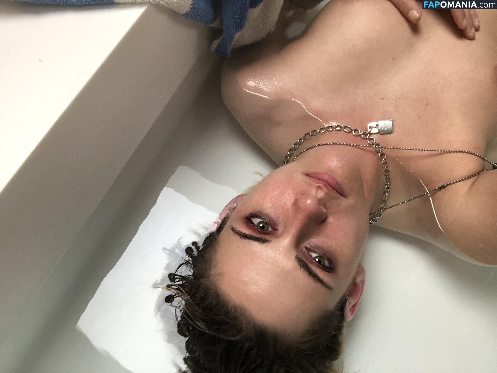 Kristen Stewart Nago Przeciekłe zdjęcie #431