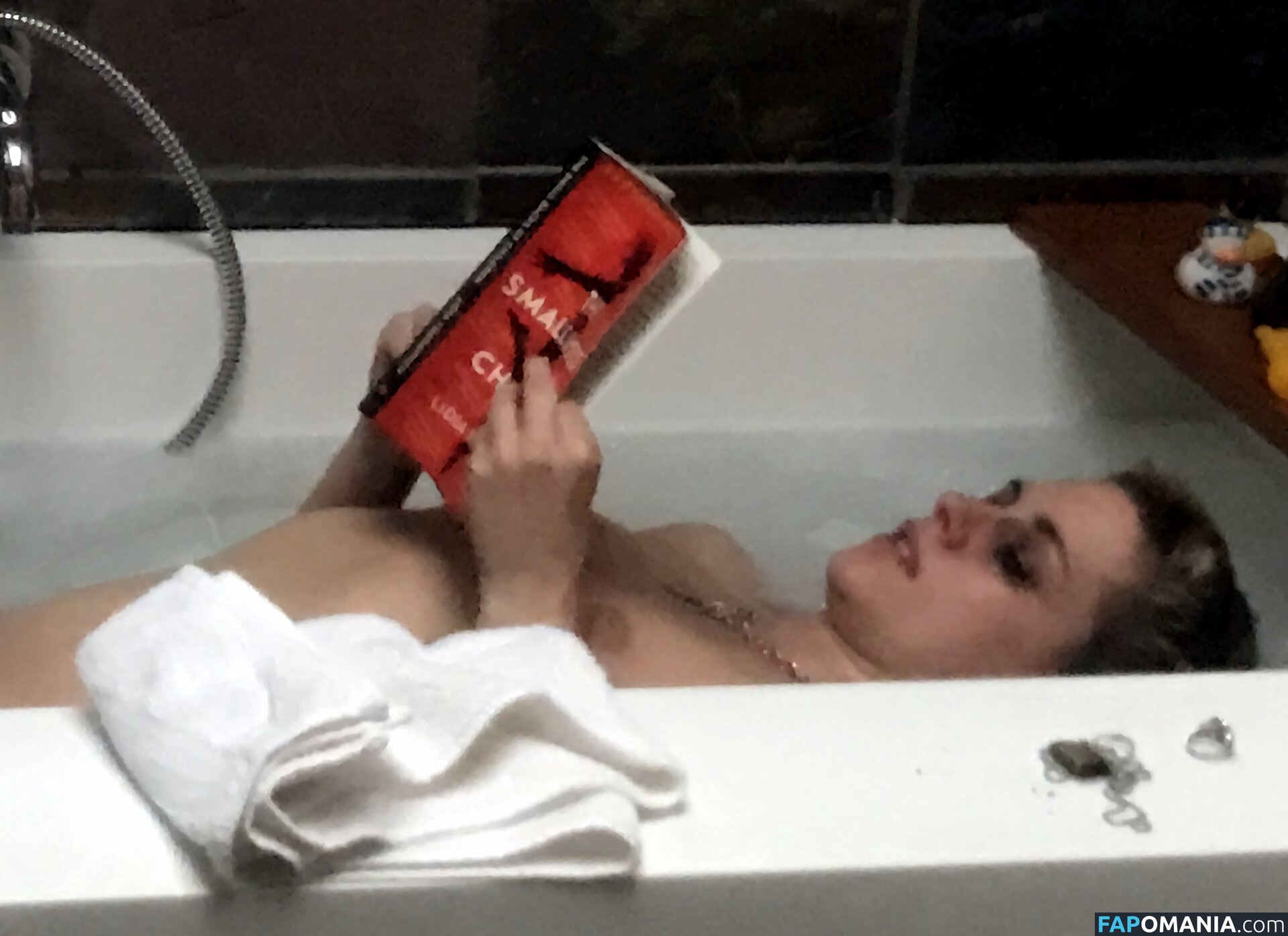 Kristen Stewart Nago Przeciekłe zdjęcie #435