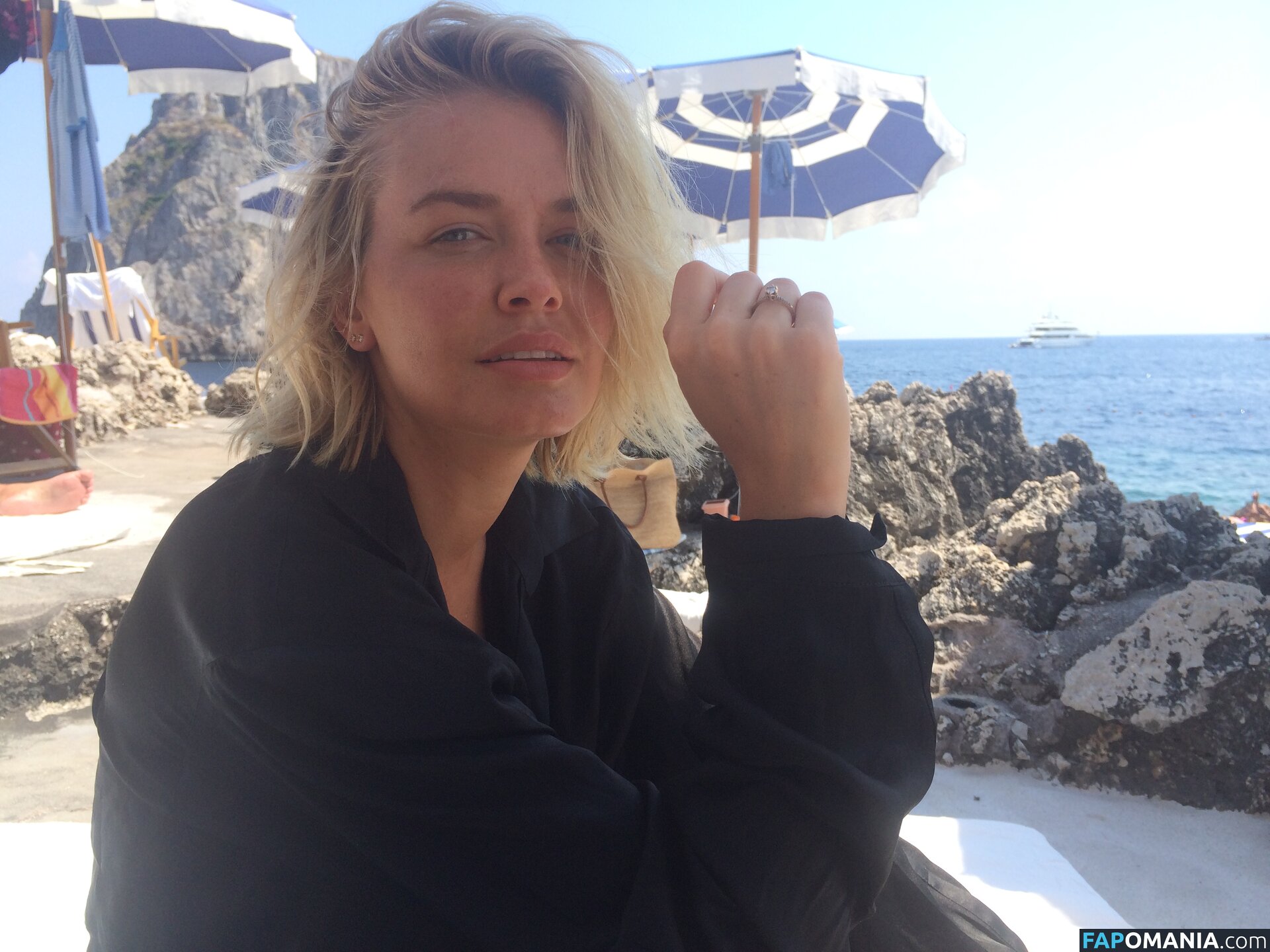 Lara Bingle Nago Przeciekłe zdjęcie #55