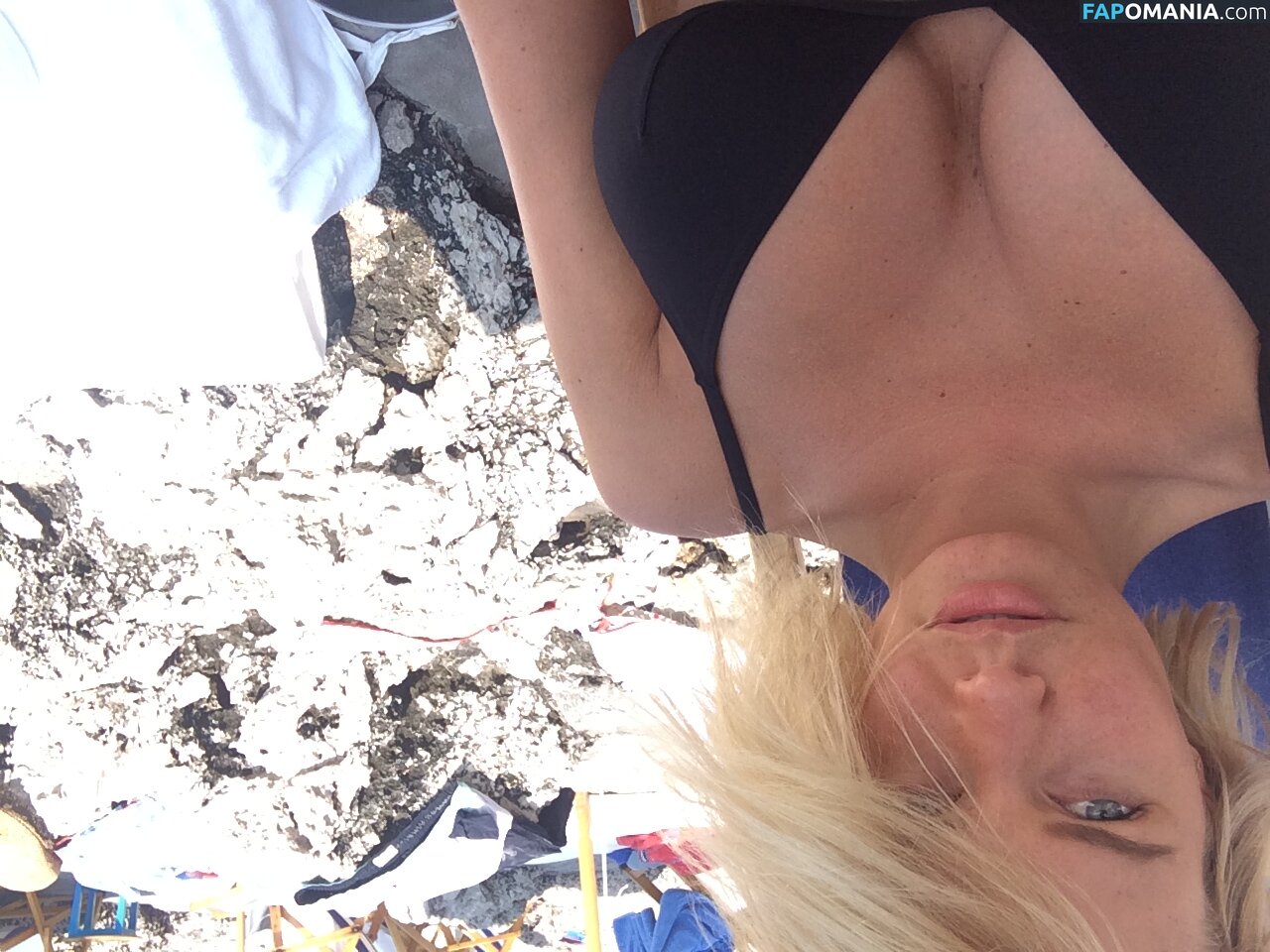 Lara Bingle Nago Przeciekłe zdjęcie #129