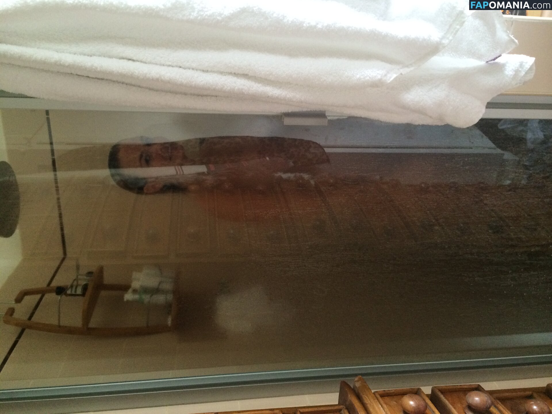 Lara Bingle Nago Przeciekłe zdjęcie #220