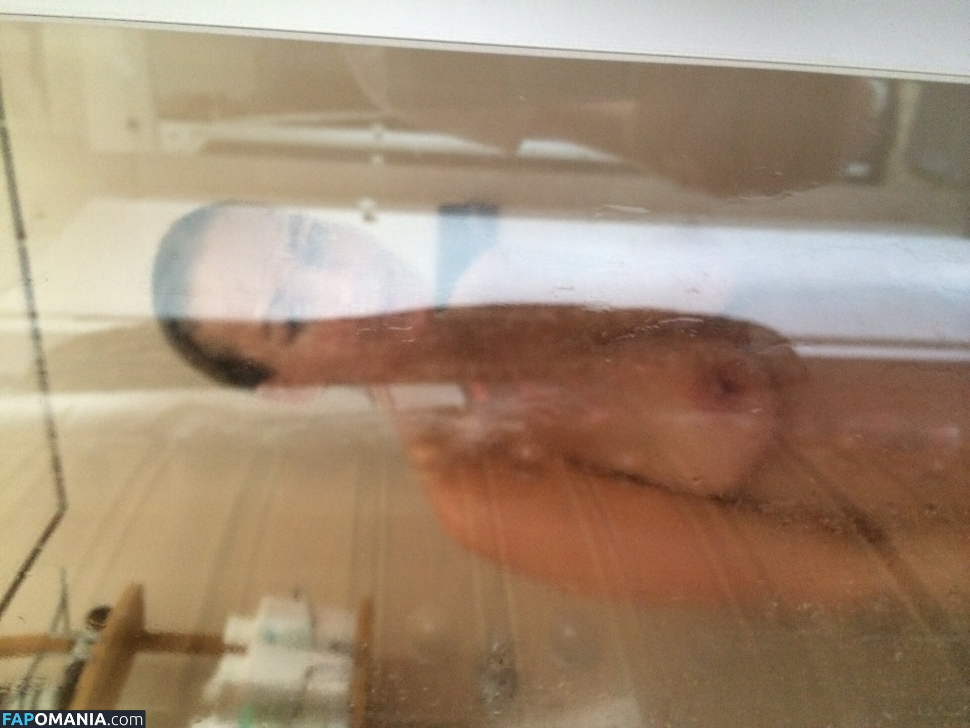 Lara Bingle Nago Przeciekłe zdjęcie #228