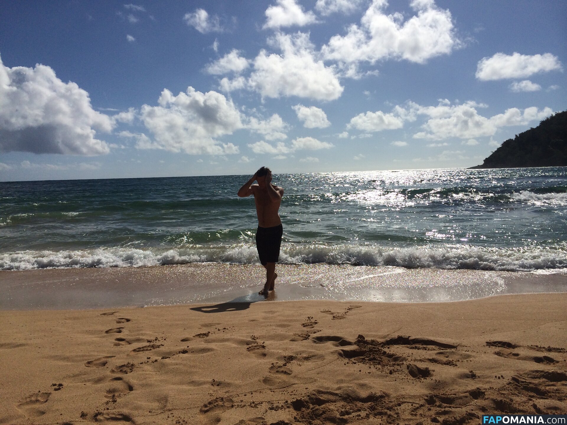 Lara Bingle Nago Przeciekłe zdjęcie #310