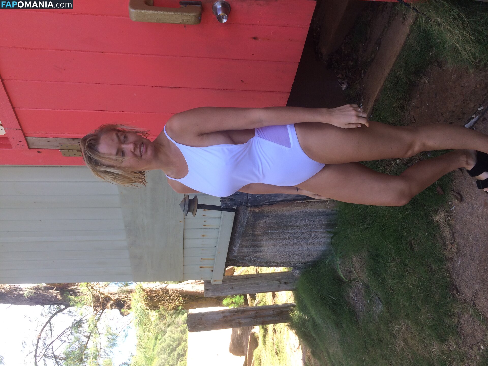 Lara Bingle Nago Przeciekłe zdjęcie #317