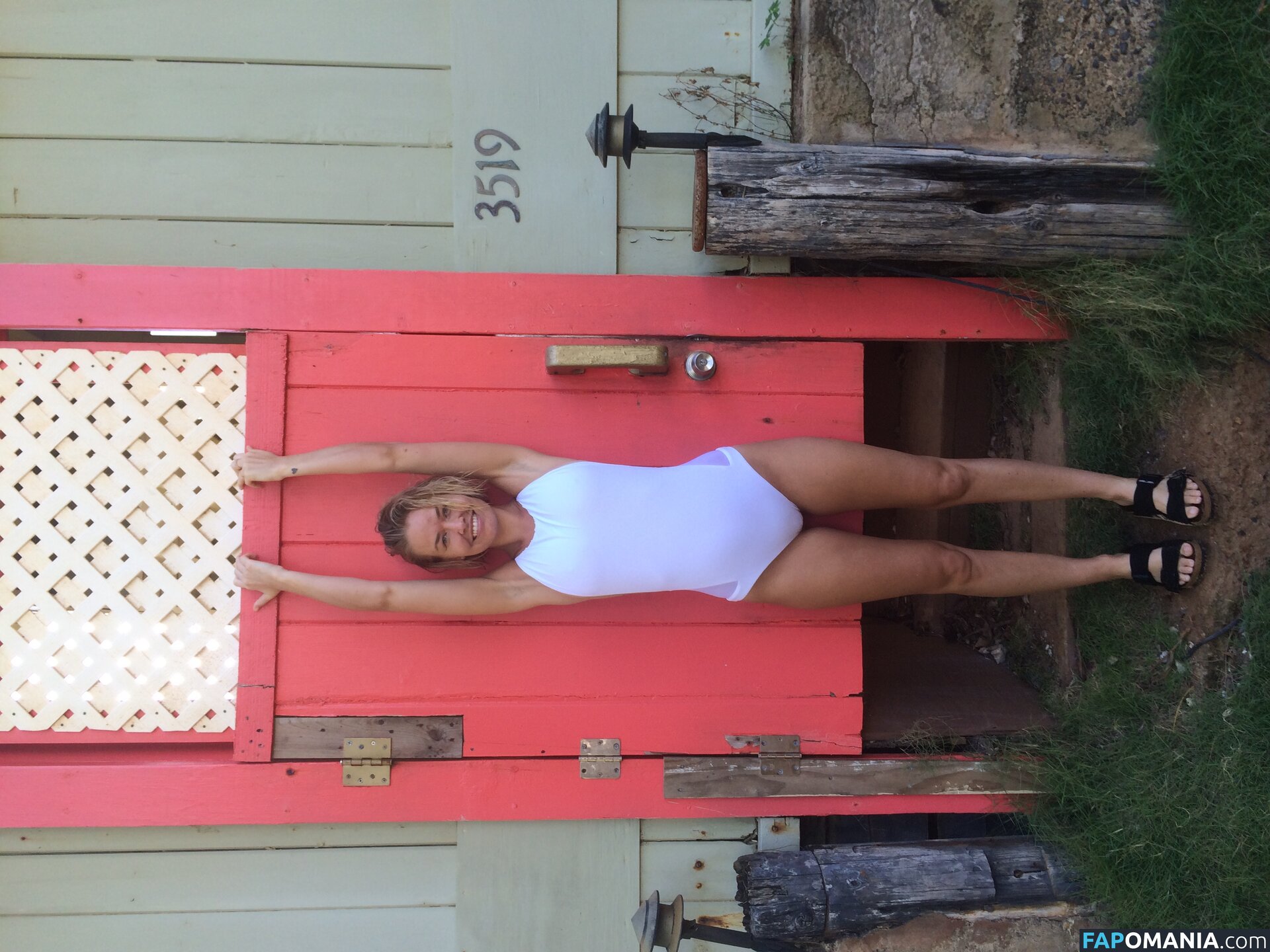 Lara Bingle Nago Przeciekłe zdjęcie #340