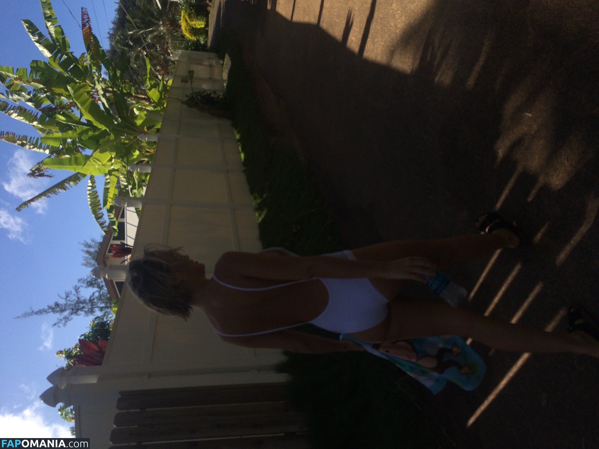 Lara Bingle Nago Przeciekłe zdjęcie #348