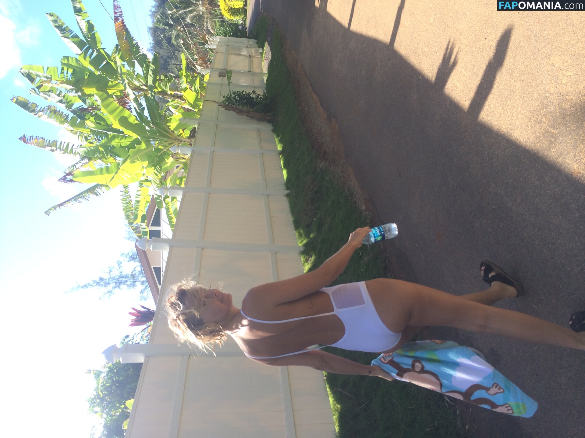 Lara Bingle Nago Przeciekłe zdjęcie #349