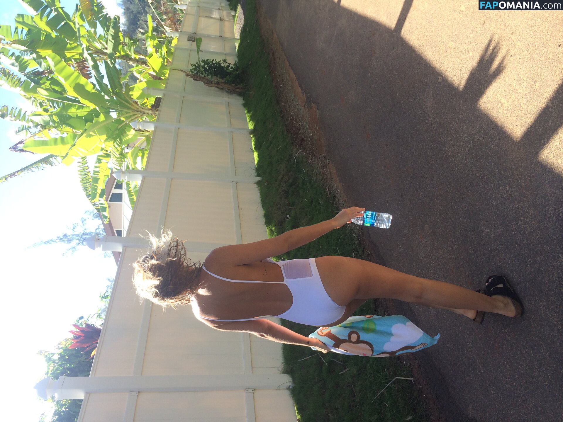 Lara Bingle Nago Przeciekłe zdjęcie #350