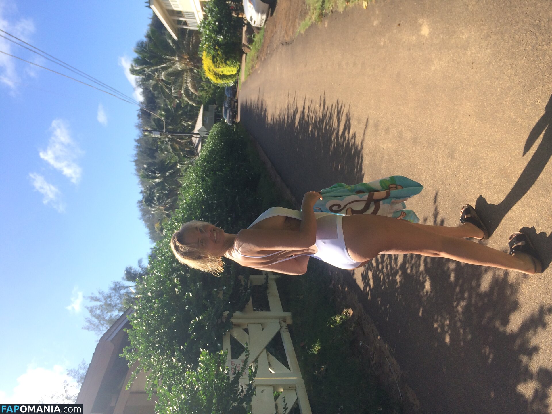 Lara Bingle Nago Przeciekłe zdjęcie #360