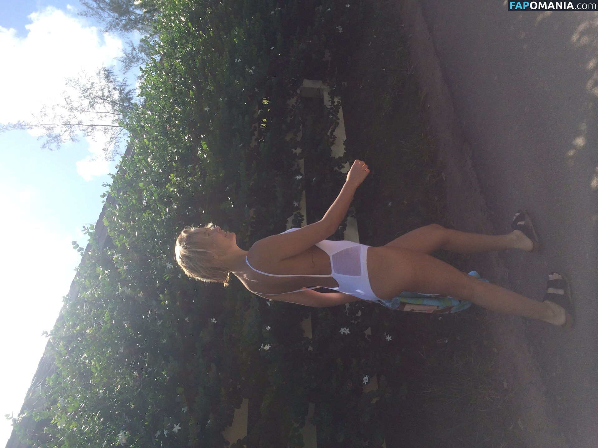 Lara Bingle Nago Przeciekłe zdjęcie #364