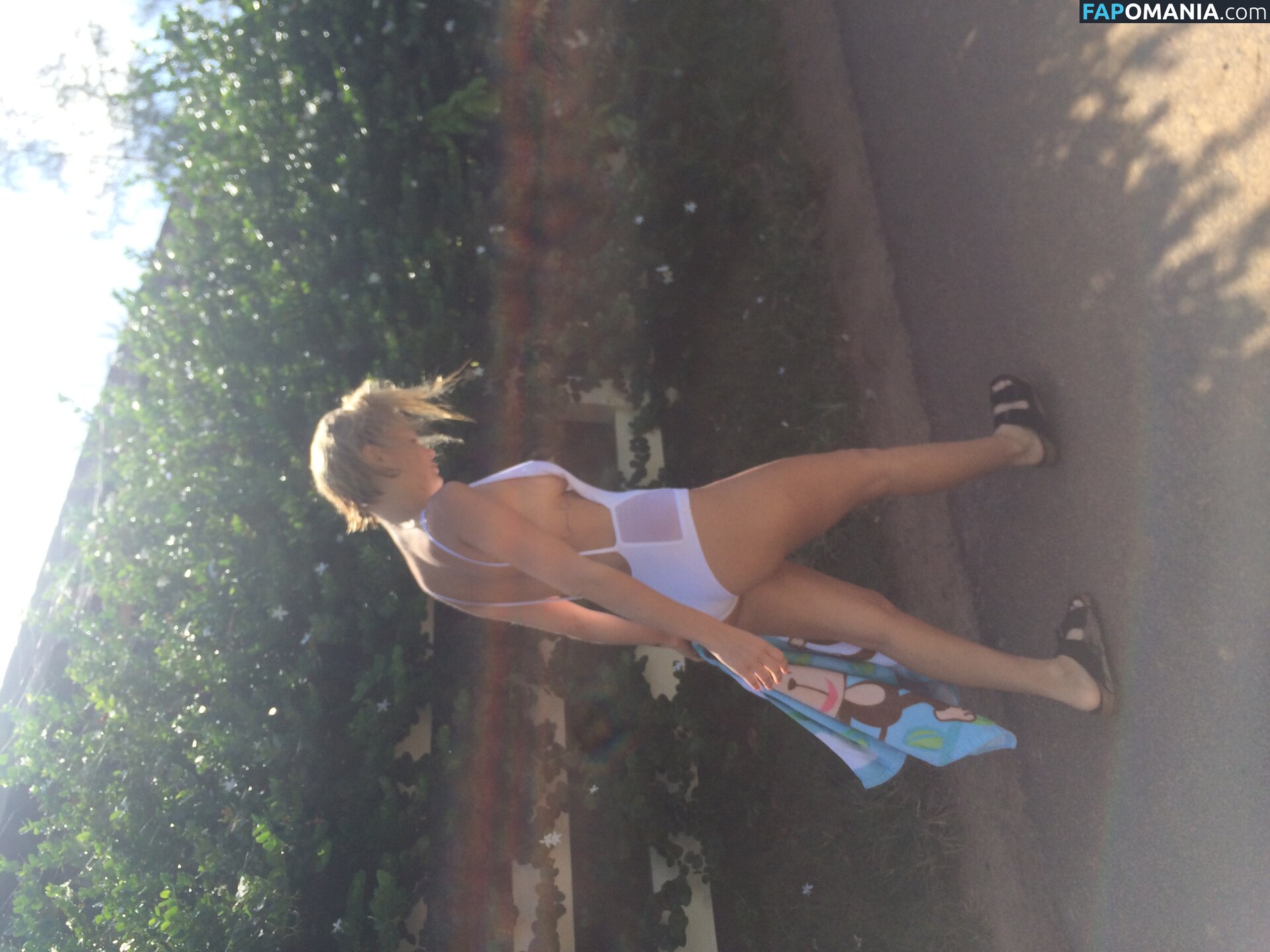 Lara Bingle Nago Przeciekłe zdjęcie #365