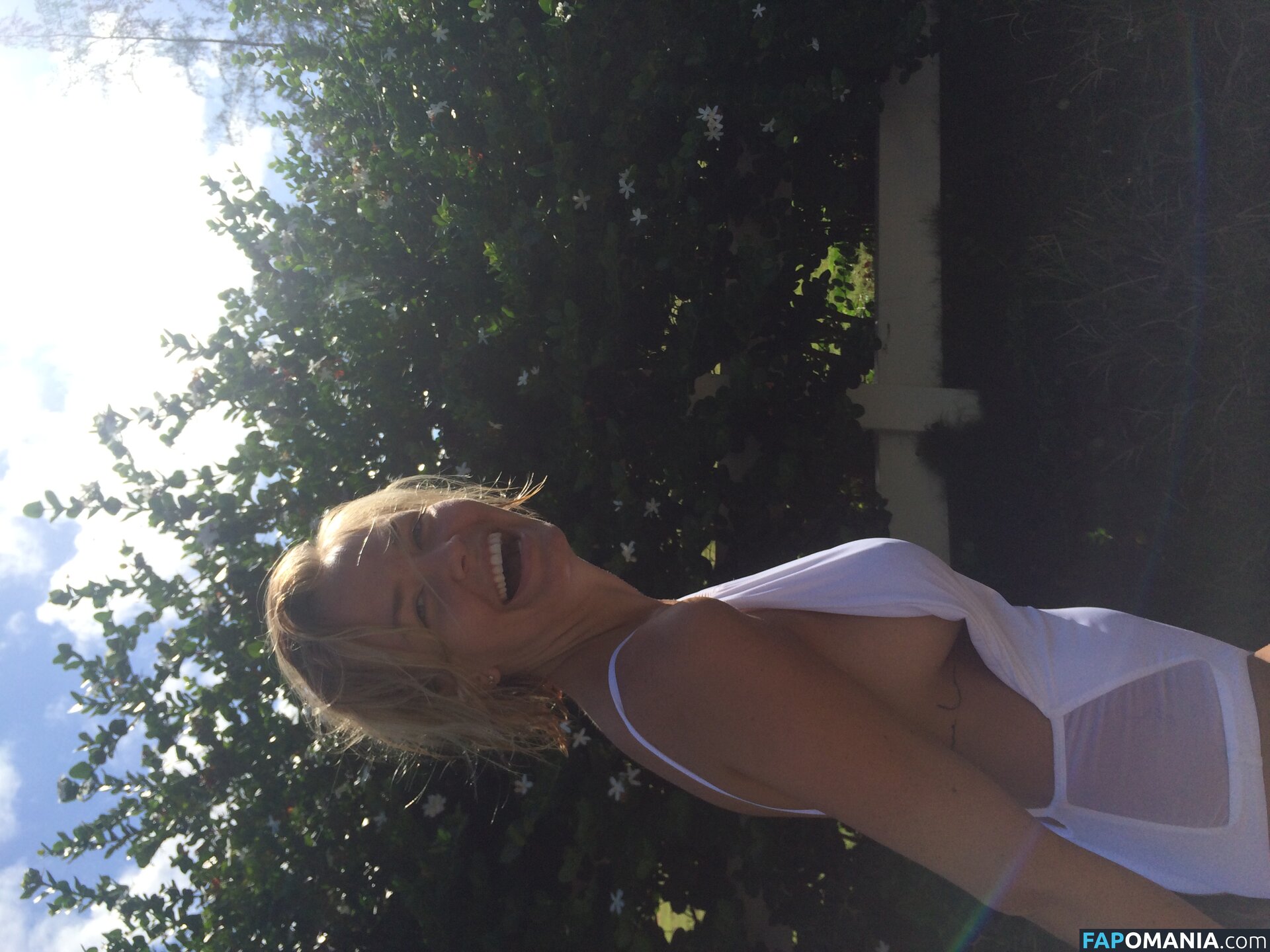 Lara Bingle Nago Przeciekłe zdjęcie #374