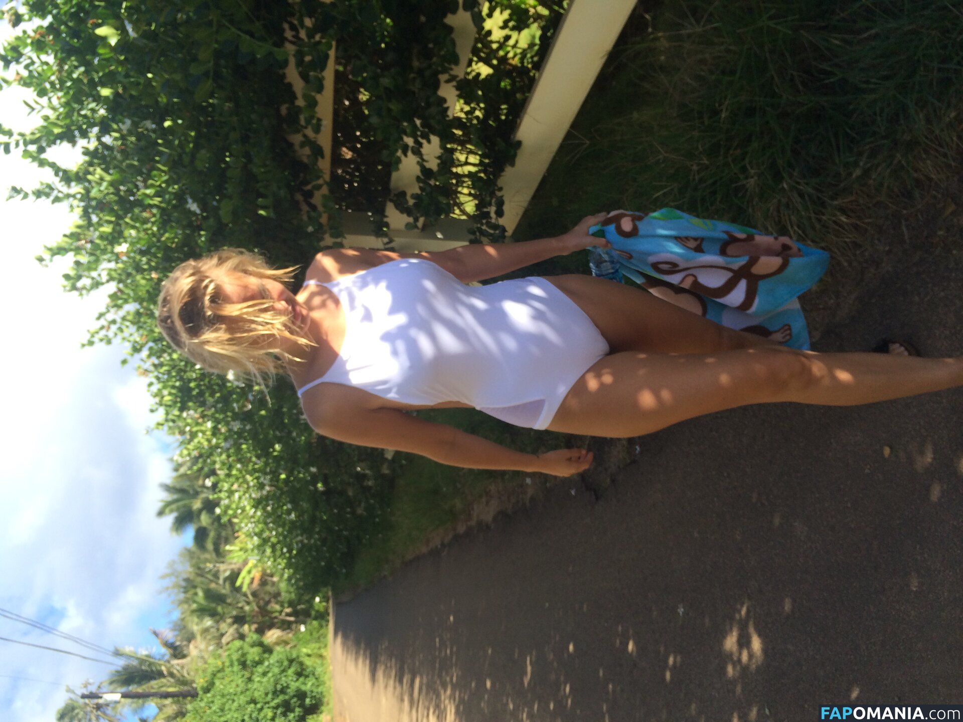 Lara Bingle Nago Przeciekłe zdjęcie #387