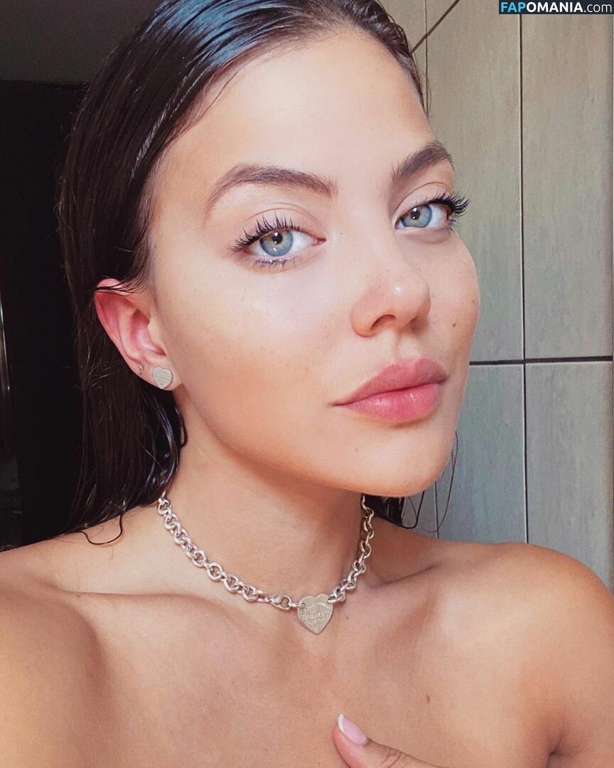 Laura Ortega Nago Przeciekłe zdjęcie #26