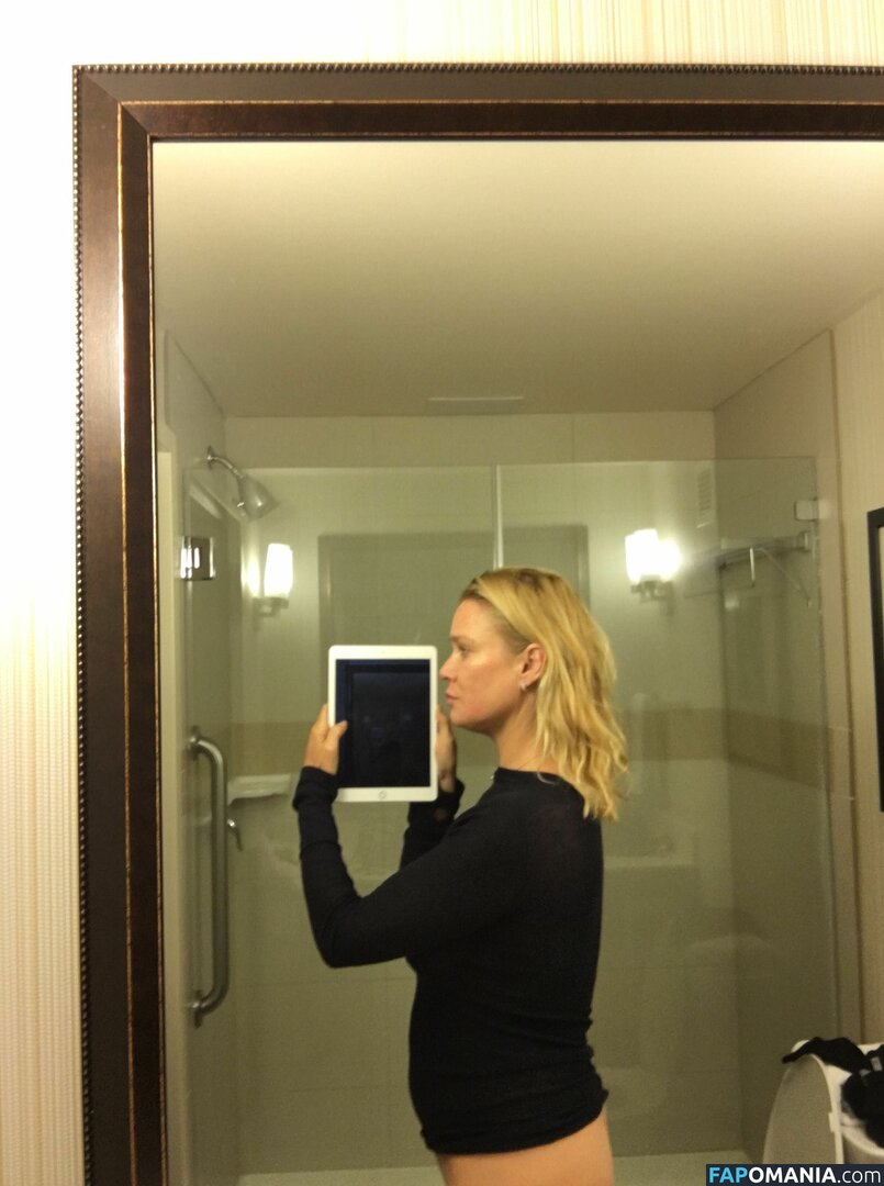 Laurie Holden Nago Przeciekłe zdjęcie #4