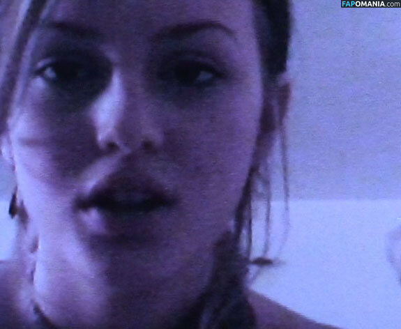 Leighton Meester Nago Przeciekłe zdjęcie #10