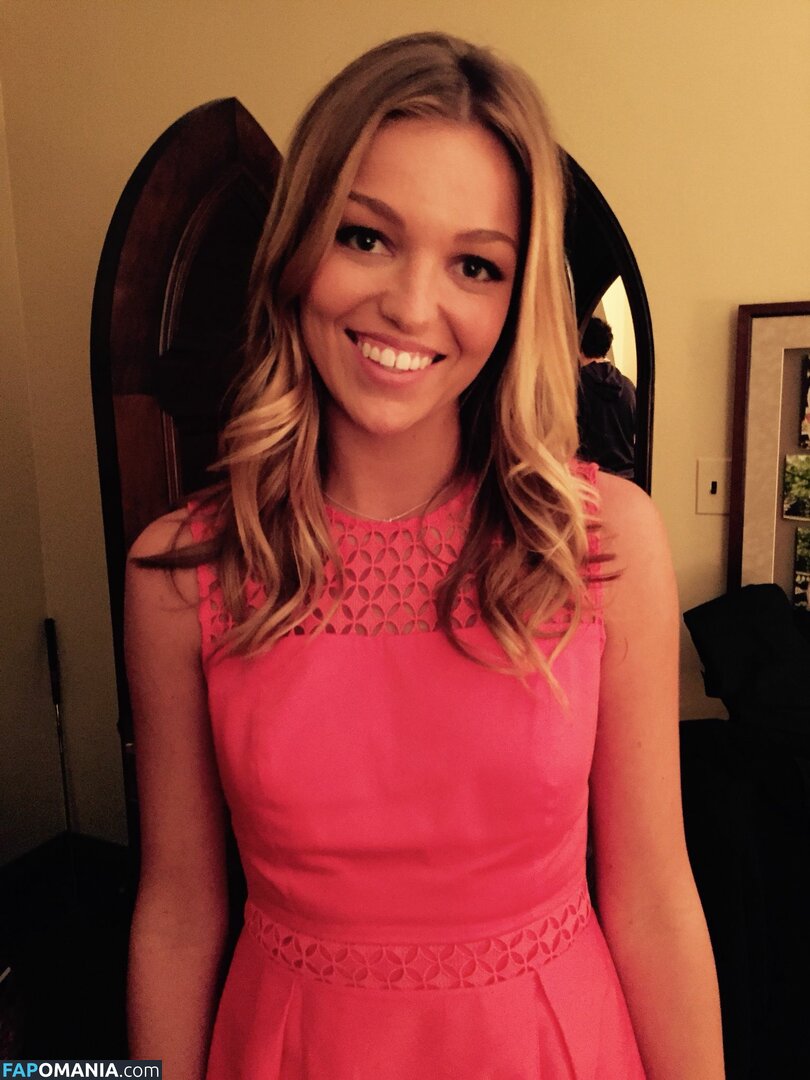Lili Simmons Nago Przeciekłe zdjęcie #26