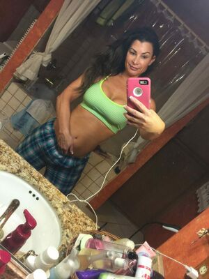 Lisa Marie Varon