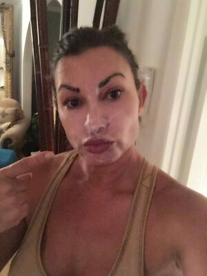 Lisa Marie Varon