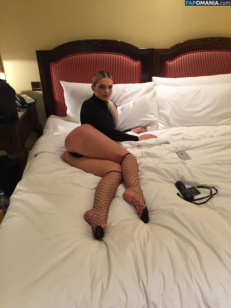 Louisa Johnson Nago Przeciekłe zdjęcie #18