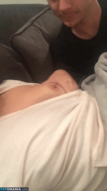 Lucy Fallon Nago Przeciekłe zdjęcie #8