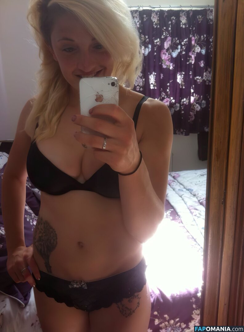 Lucy Hatton Nago Przeciekłe zdjęcie #55