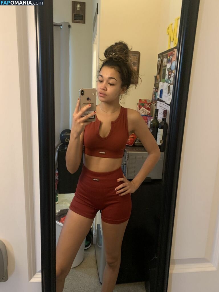 Madison Bailey Nago Przeciekłe zdjęcie #4