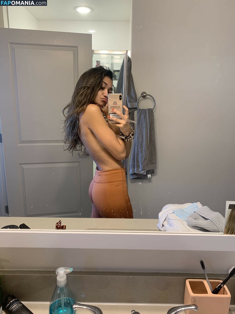 Madison Bailey Nago Przeciekłe zdjęcie #22