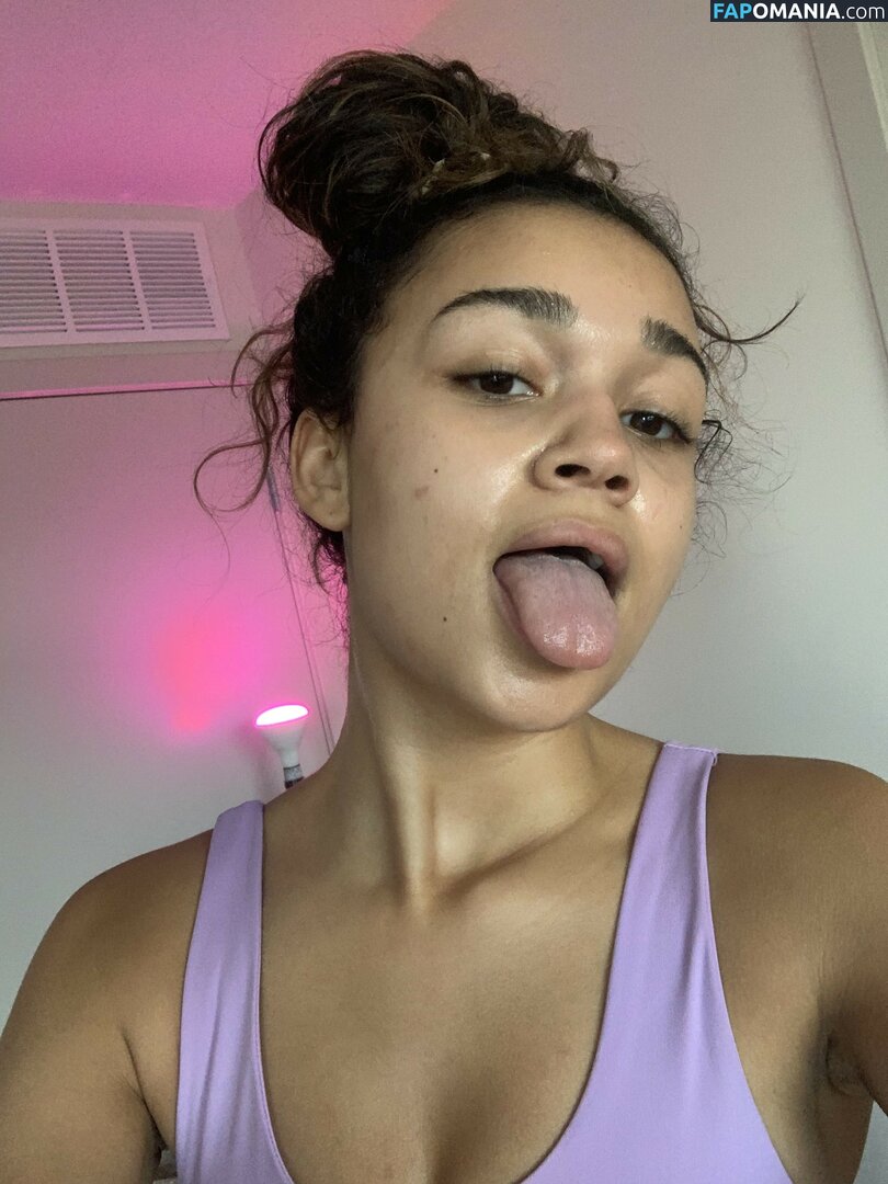 Madison Bailey Nago Przeciekłe zdjęcie #24