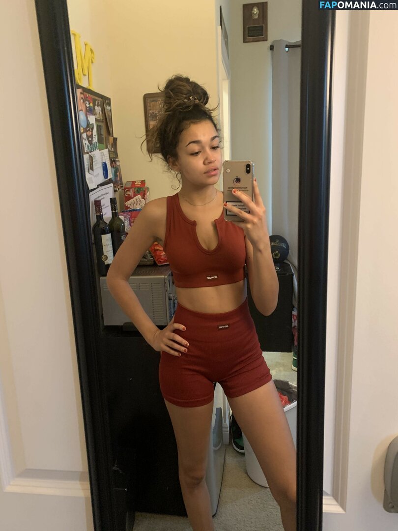 Madison Bailey Nago Przeciekłe zdjęcie #25