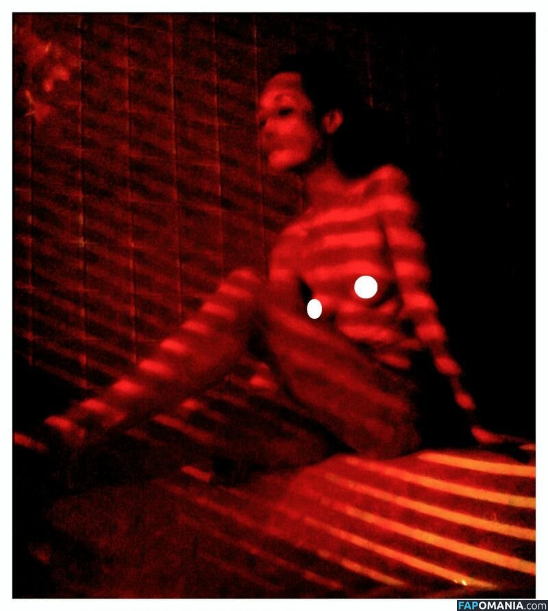 Maggie Q Nago Przeciekłe zdjęcie #3