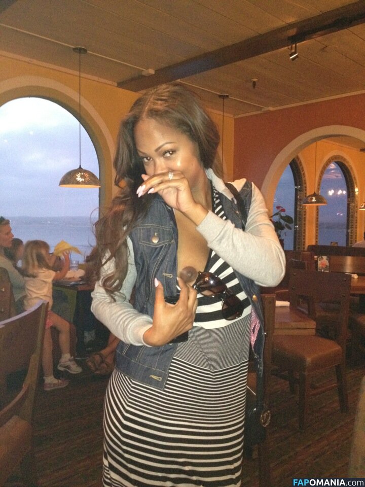 Meagan Good Nago Przeciekłe zdjęcie #2