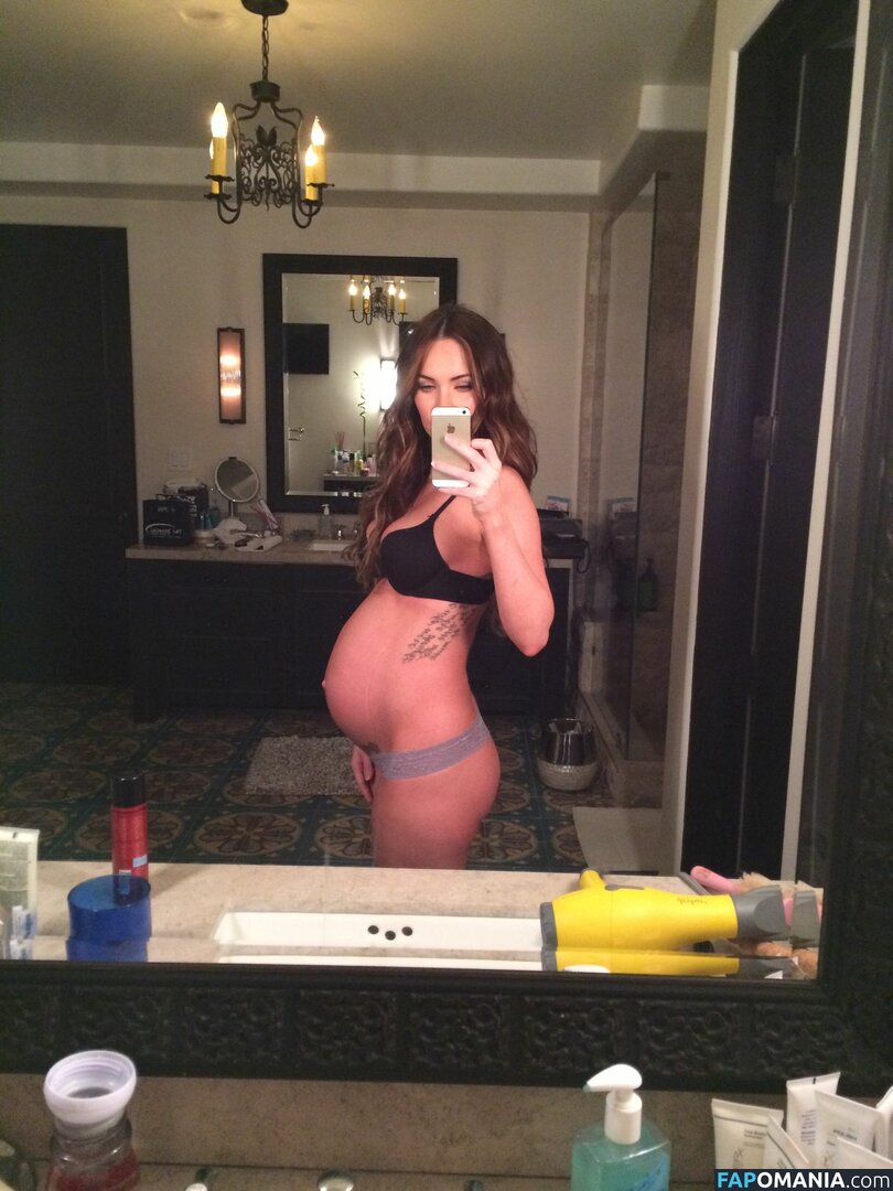 Megan Fox Nago Przeciekłe zdjęcie #20