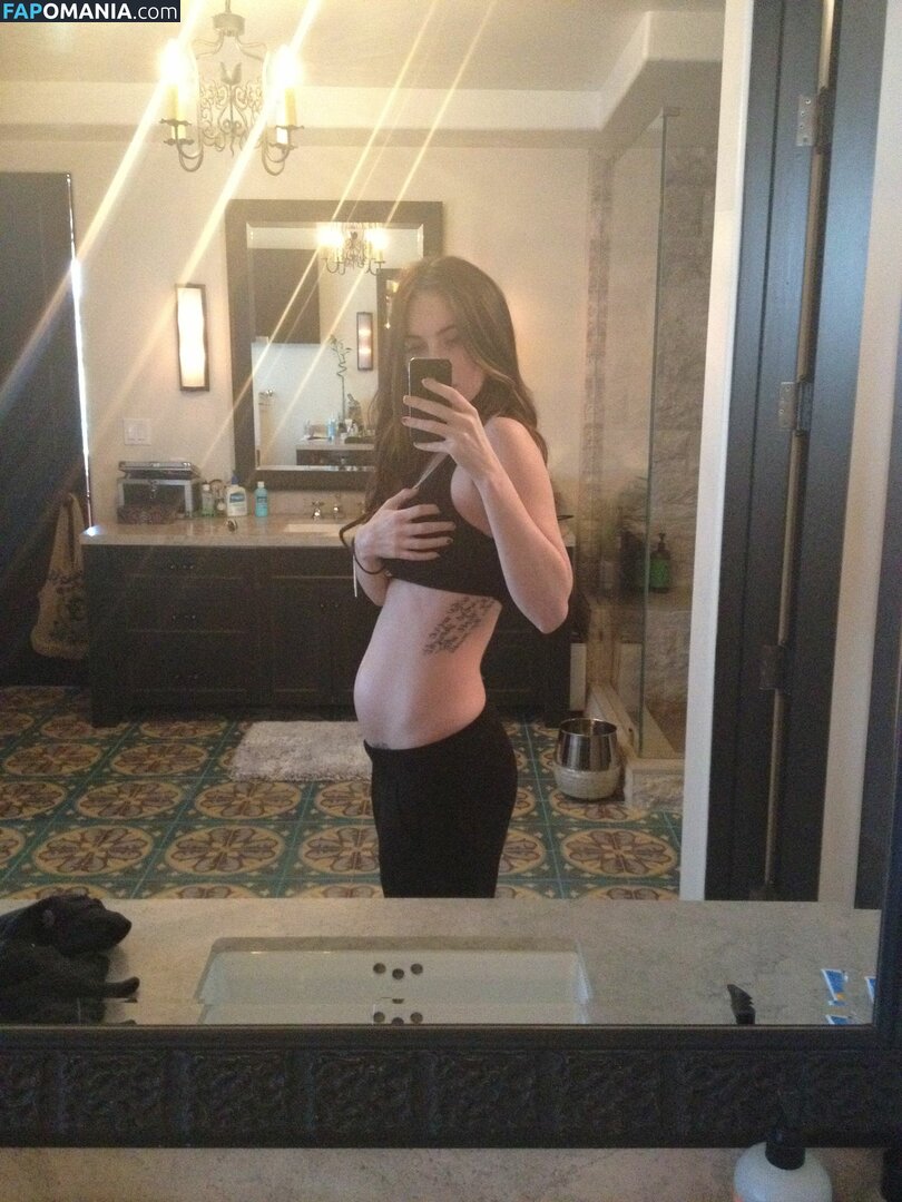 Megan Fox Nago Przeciekłe zdjęcie #27