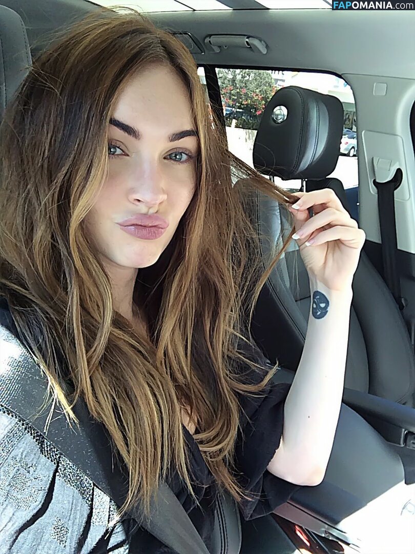 Megan Fox Nago Przeciekłe zdjęcie #31