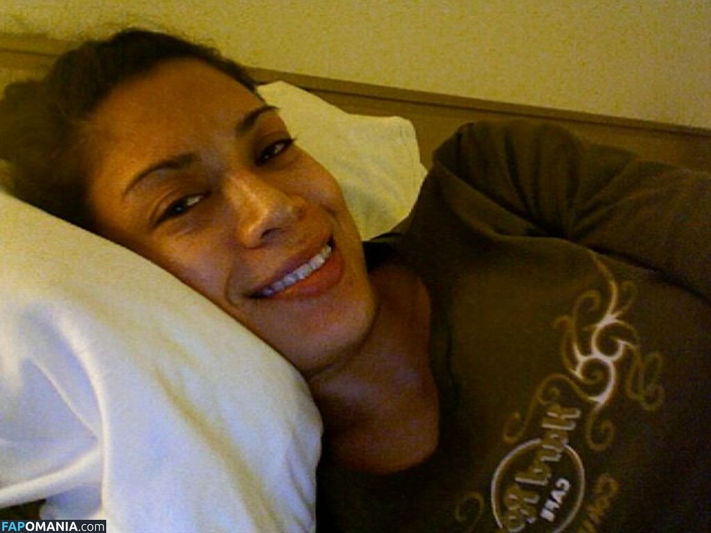 Melina Perez Nago Przeciekłe zdjęcie #10