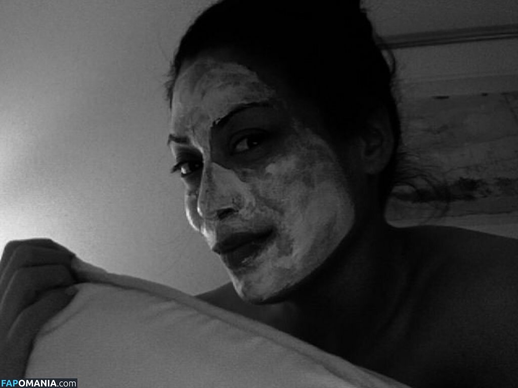 Melina Perez Nago Przeciekłe zdjęcie #15