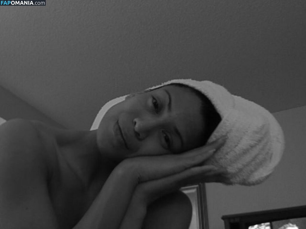 Melina Perez Nago Przeciekłe zdjęcie #23